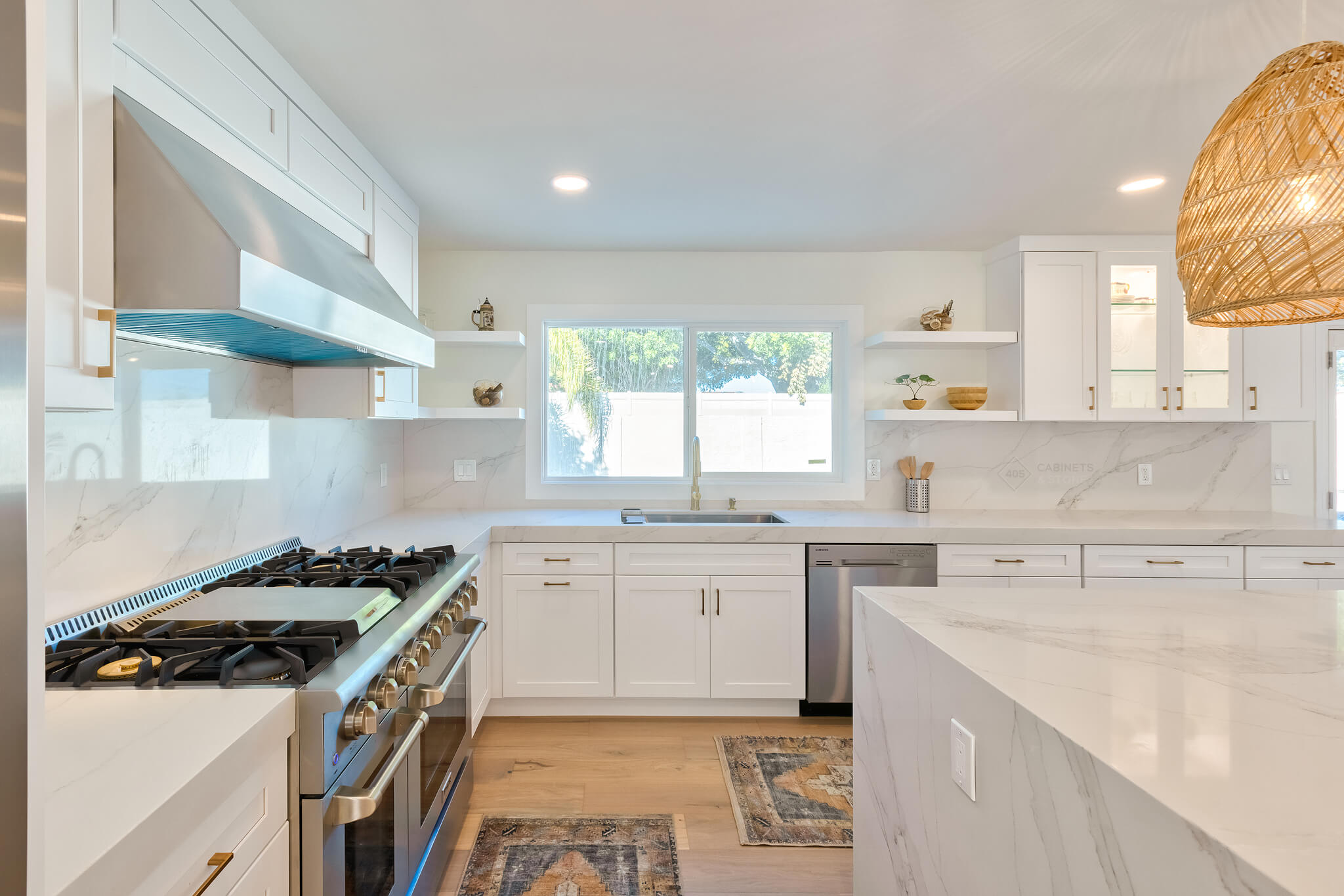 Thuy's Kitchen - 405 Cabinets & Stone