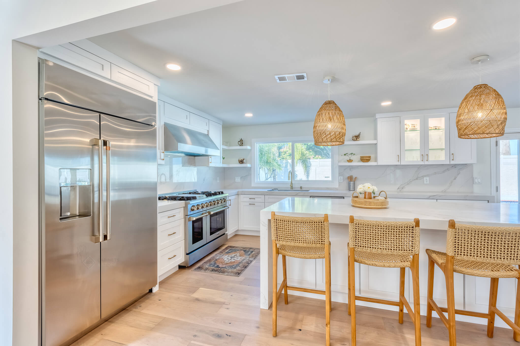 Thuy's Kitchen - 405 Cabinets & Stone